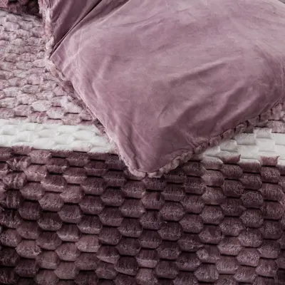 סט מצעים למיטה וחצי קטיפה 120/200 דגם קורל סגול